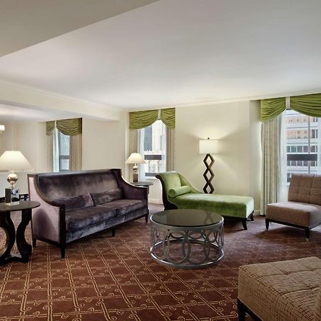 The Palmer House Hilton Chicago Room photo